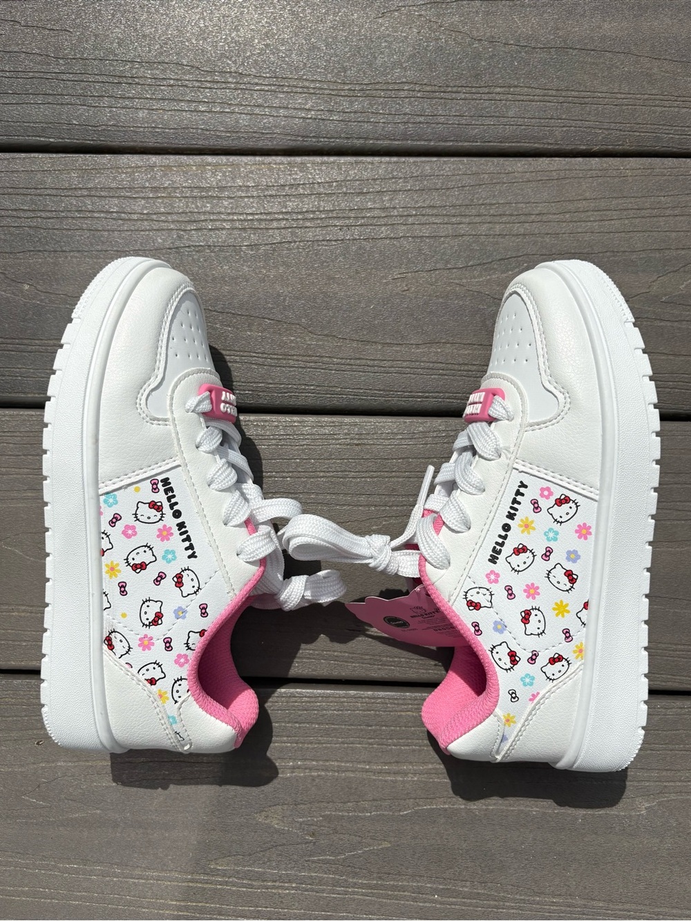 Hello Kitty Girls Court Sneakers Flowers Bows HK Faces Pink/White Size 1 NWT